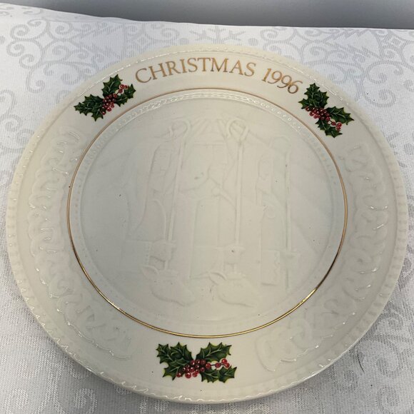 Belleek Christmas 1996 Collectors Plate Fine Parian China Holiday Decor - Picture 1 of 6